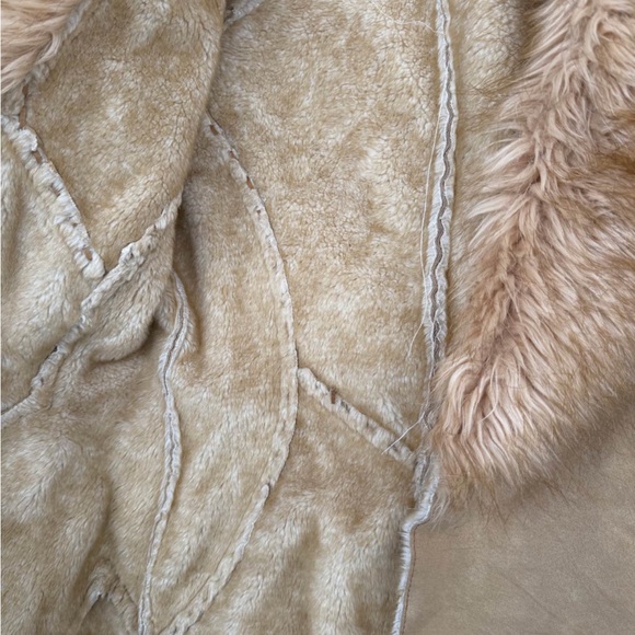 Guess Suede Tan Teddy Jacket with Faux Fur Trim - Picture 4 of 4